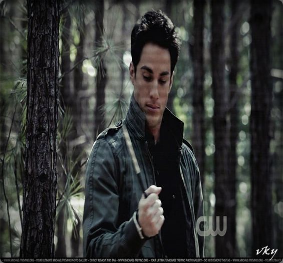 #► I`ati sageata ta...;P #elena + Nuu... Dc?...[cl]; |se pune in genunchi cica ranit| Dc ne parasesti?... |dupa 2 secunde se ridica| Hai bine.. Sweet dreams...#c=))))))
