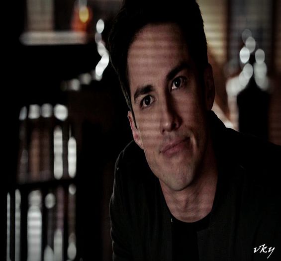 #► Nu... |inca o trage de decolteu|