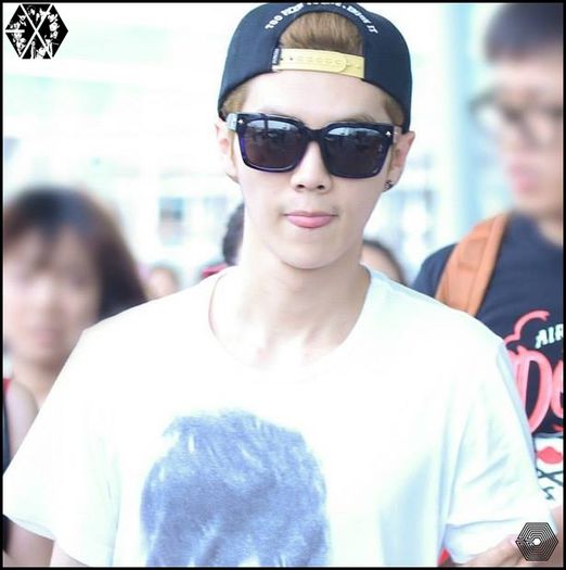 140629luhanchongqingtotianjinairport7864 - exo - 140629 Luhan - Chongqing to Tianjin Airport