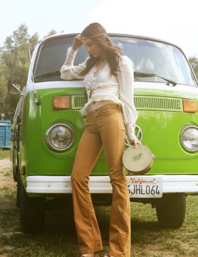 normal_Troian_281829 - x-The cute Troian Bellisario