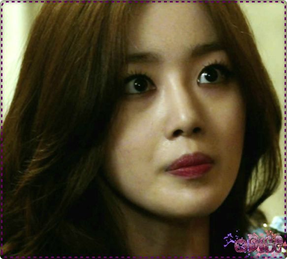 » Cody, nu! Nu intelegi! N-am treaba cu Ji-soo!  Eu dorm in fiecare noapte aici..; nici nu ma lasa la etaj! :|
