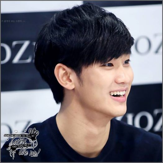 Sh| ..Alege tot tu. :D =)) #H ..[ii ia sucul; bea] ..Nimic. :-? ..Imi aduci un pai? :) #Y =)) - ix __ Episodul 063 __ xi