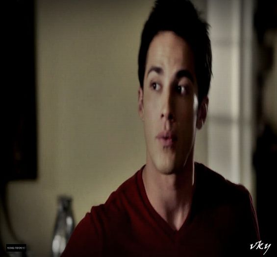 #► O sa trebuiasca sa ajung acasa sa mai iau bani pentru flori...[cl]; Bani care i`am avut,i`am dat in avans pentru bautura care o so beau...|da si sticla asta pe gat|
