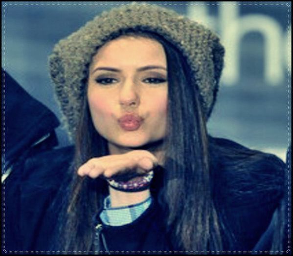 》VAI VAI MERG LA MALL CUM AJUNGEM INAPOI