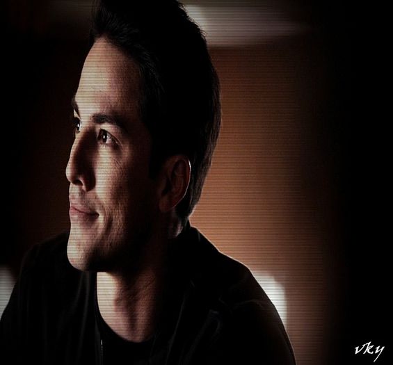 #► Era doar o vorba zisa la misto... Tantar nesatul...|striveste tantaru de perete| [cl]; Iar tu bazaitoare urata, iesi afara...|da musca afara din casa|
