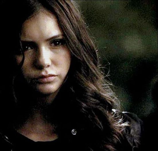 ♡❧`⇒.; -se uită la unghiile ei și după la el- cum îndrăznești să zici asta :o =)))) ?