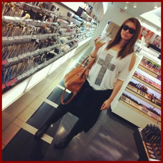 ;; [intra] Yaa! Kim Jung Ah! Stii cate telefoane am dat pana sa te gasesc? :-w Buna seara ;) - ix __ Episodul 064 __ xi