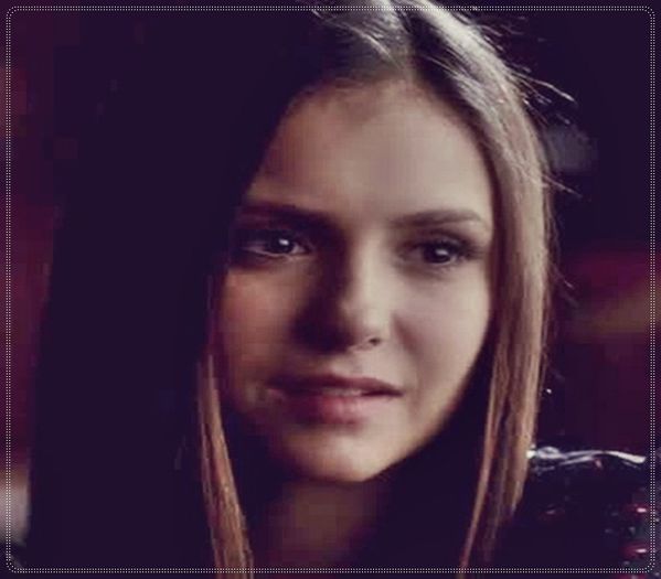 》*ii zambeste*#ely *se uita putin la denii si tyler apoi isi muta click; privirea la tv, si il butoneaza*
