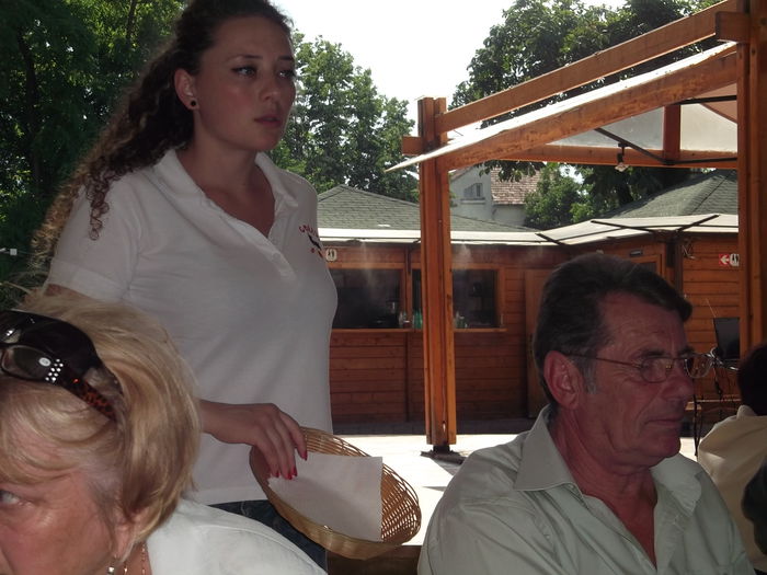 va spun eu ca-i mai mult ../.. va spun eu ca-i mai mult ../..