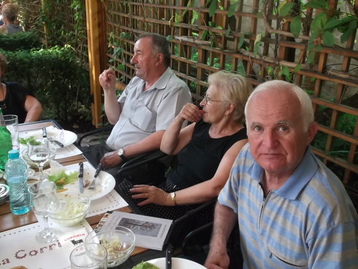 CINEVA ACOLO SUS MA BINOCLEAZA CINEVA ACOLO SUS MA BINOCLEAZA