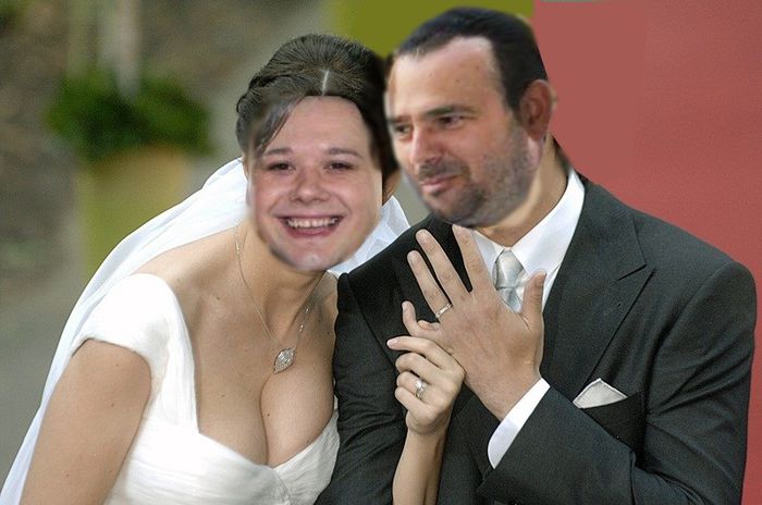 +cL *fane ii arata poza pe tlf* Eu tre sa plec la nunta astor 2..; Iti aduc si tie ceva de mancare de.acolo ca asta e luptator de sumo si are la greu. ;) =)))))) #hay (ies nb:*** #all)
