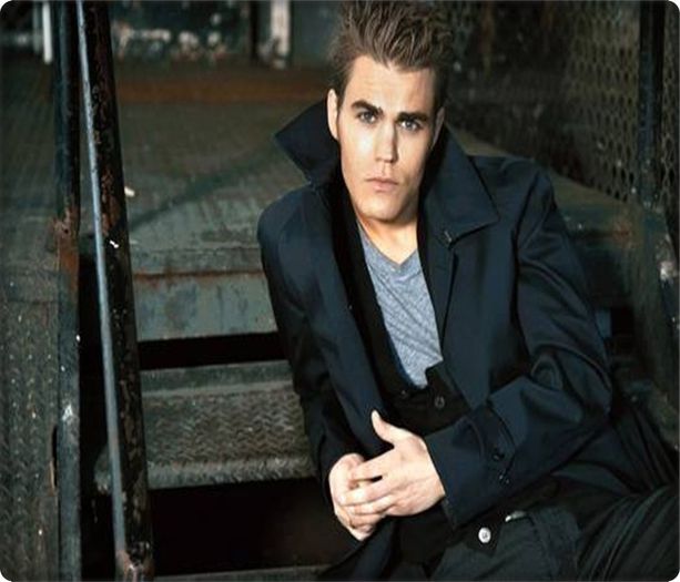 *se intoarce cu viteza de vampir* Cica Cody (mirele) a parasit-o pe Fuegina..asa ca here i am:)