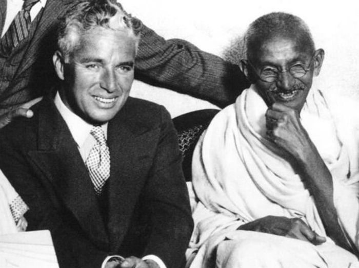 Charlie Chaplin si Gandhi