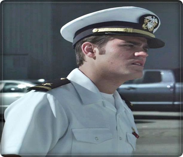 +cL *isi pune o sapca de marinar* IT`S FCKNG SUMMER !!! #elena&tyler; facem, facem cum sa nu facem =))) *aduce grataru*
