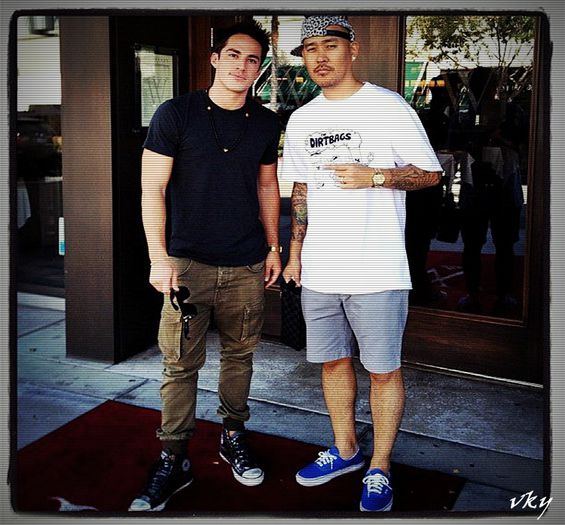 #► E prea cald afara si daia.=))#steff+ Asa sa stie lumea ca noi vara inghetam ca`n ianuarie=))#e[cl; |fredoneaza din melodia lu #Fuego si impodobeste la brad|
