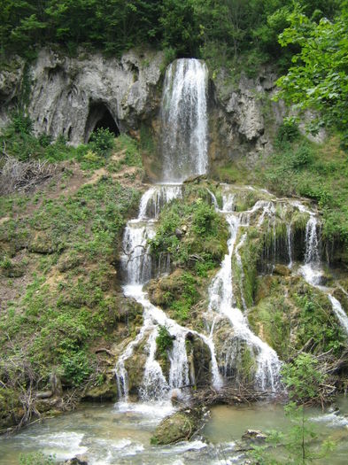 IMG_0192; Cascada Golumbului, în drum spre cascada Bigăr.
