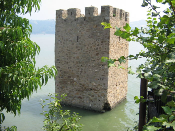 IMG_0375; Cetatea Tri-Kule(Trei turnuri).
