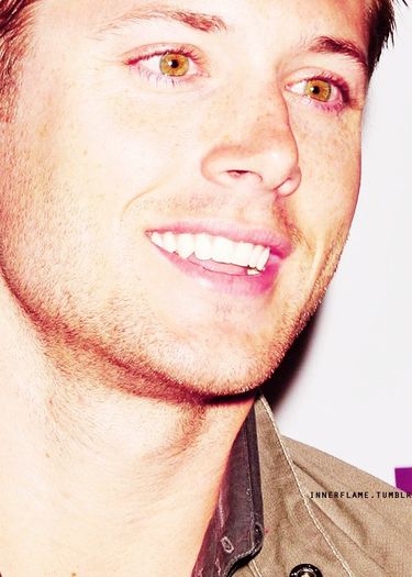 Jensen-3-jensen-ackles-19841336-500-700 - x-The charismatic Jensen Ackles