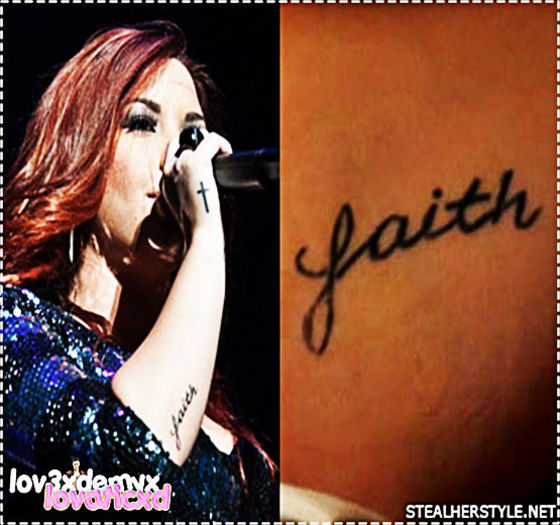 ✚ - Demi si-a tatuat cuvantul "Faith" pe bratul drept, sub cot in decembrie 2011.; Tatal lui Demi nu a fost de acord cu tatuajele, de aceea nu stia despre acest el. Chiar si asa, ea intotdeauna si-a facut tatuaje daca a vrut, in ciuda dezaprobarii.
