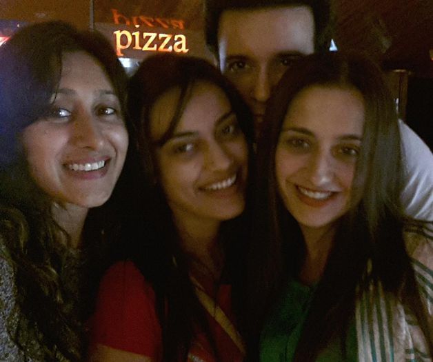 BuJBWIFCAAA4twV - 15-Surbhi Jyoti-Sanam