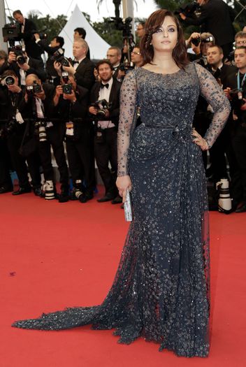 71130_story__Aishwarya Rai Cannes 3