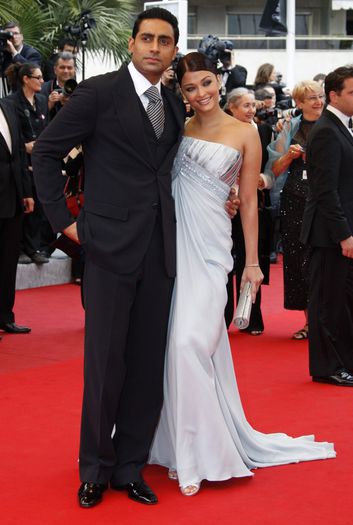 aishwarya-rai-cannes-film-festival-red-carpet (1)