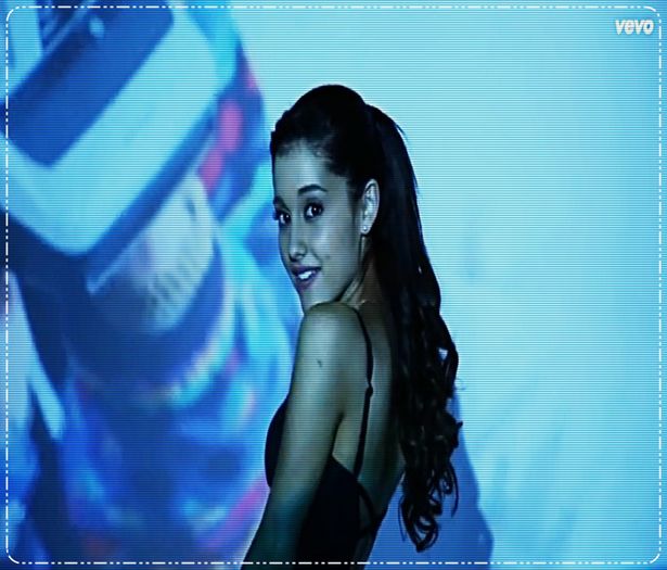 ❥ @xSummerStars; š fανøυяıтe šøиg fяøм ΛŔĪΛИΛ ıš ƬĤƐ ѠΛY <３ - your favourite SONG from II Ariana I