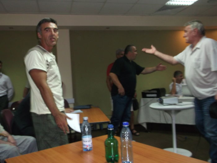 .........LE SPALA PE CELE DOUA .........LE SPALA PE CELE DOUA