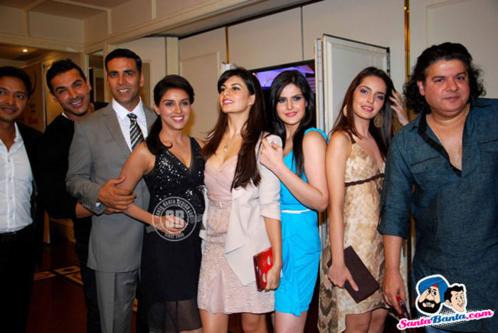 housefull-2-cast-at-times-now-foodie-awards-2