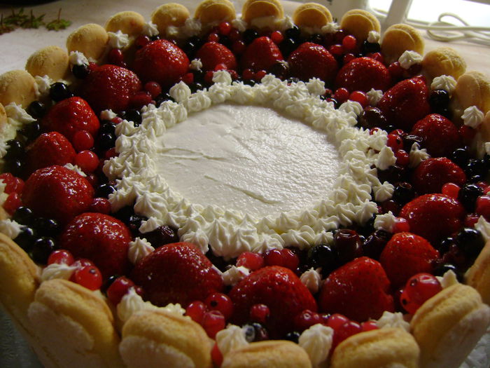 DSC00206 - BBB TORT Tiramisu cu fructe de padure