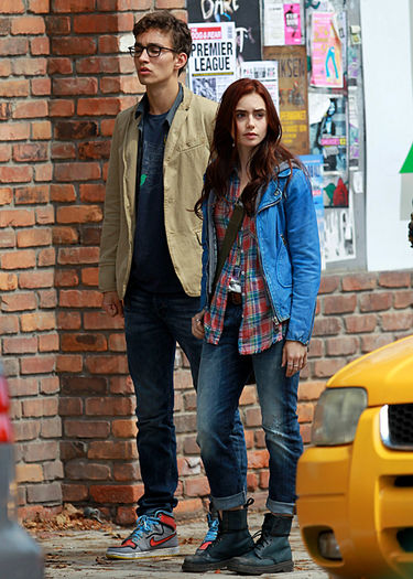 lily-collins-1346180391