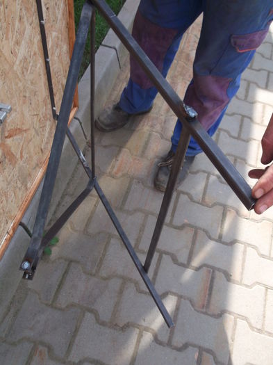 PICIOR IN CURS DE DEBLOCARE