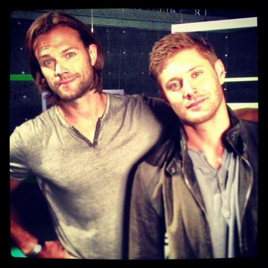 CW-Supernatural-photoshoots-jared-padalecki-and-jensen-ackles-35160620-1024-1024 - x-The charismatic Jensen Ackles