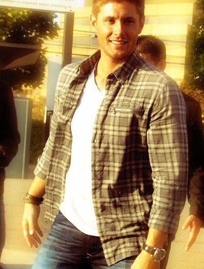 jensen-ackles-14 - x-The charismatic Jensen Ackles