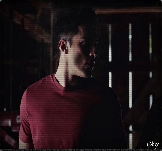 #► Nimic...|se uita in alta parte|