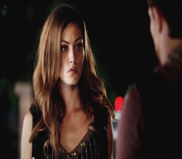 ✿ - Ok* se ridica si se duce spre iesire*