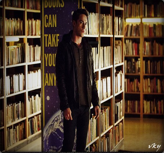 #► Hei....|fuge la ea si`o prinde de brat|