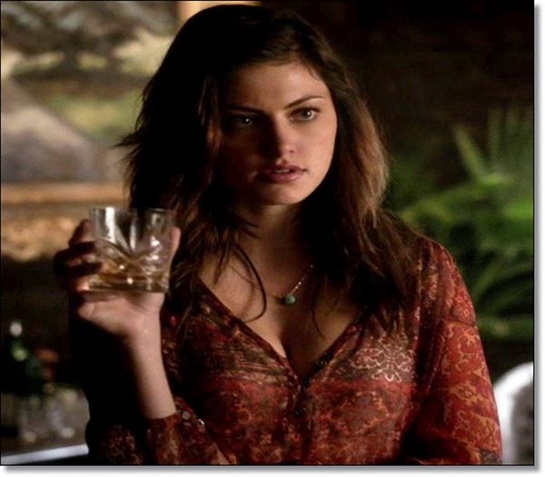 ✿ - Sarbatorim? *ii da un pahar de vodka* - drink at - mystic grill 01