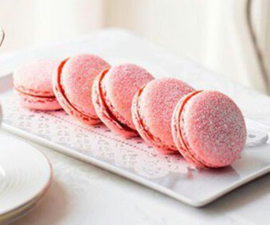 Politistul era blocat. Credea ca cele doua sunt nebune asa ca le-a dus intr-o camera si a inceput sa; le audieze.
