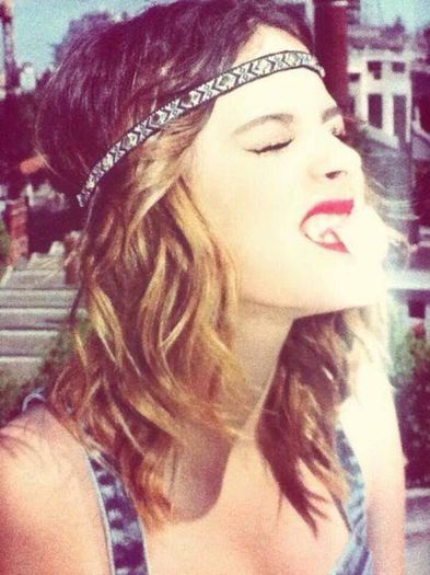  - Martina Stoessel