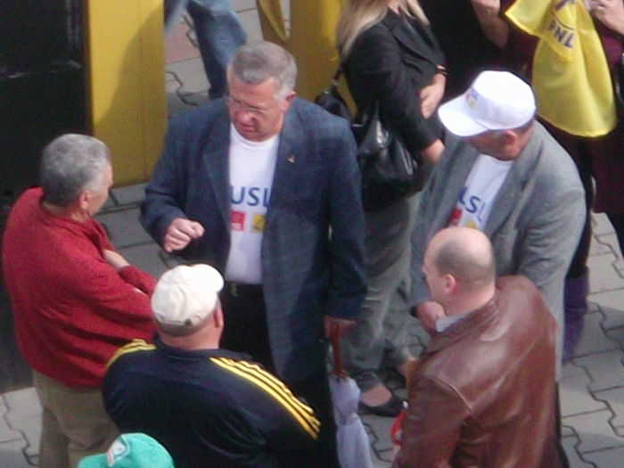 PRIMARUL CRETU IN SCHIMB DE OPINII