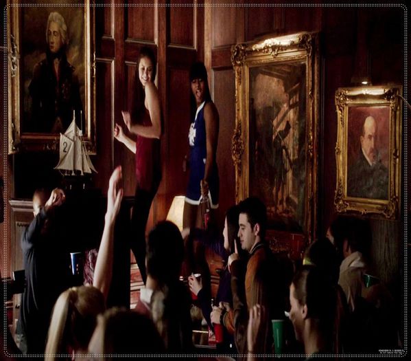 》 *se duce pe strada, constrange mai multi oameni necunoscuti , ii aduce click; acasa, da drumu la muzica, se urca pe masa si danseaza, (partyyyyyy)* =)))))))))))))))))))))
