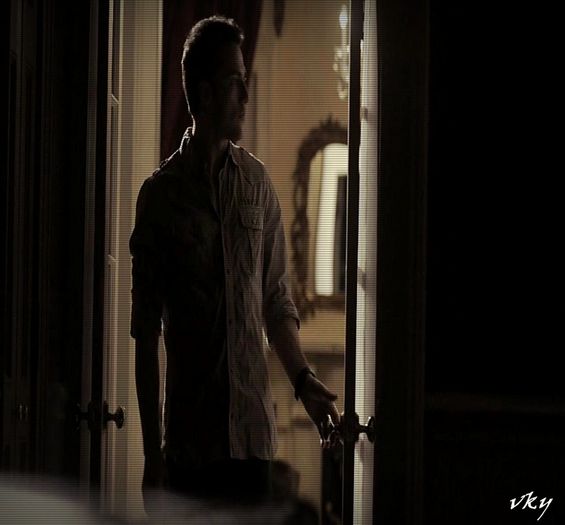 #► |intra`n casa ametit tipand| A cui e ziua... Sunt dispus sa fiu cadou ei azi...=))))))