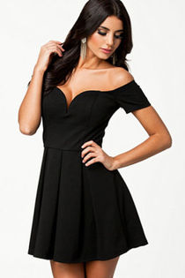 Black-Sexy-Drop-shoulder-Skater-Dress-LC21513-254x381 - Alege o rochie