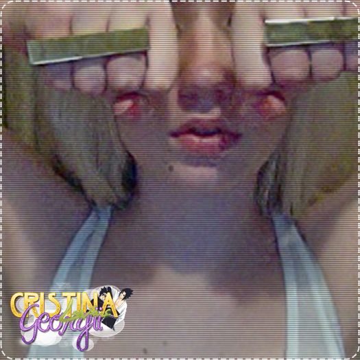 ♡ cσνєη ♡ roz cu plicățele aurii :p #păsărique ; *vede o vază faină și o ia*