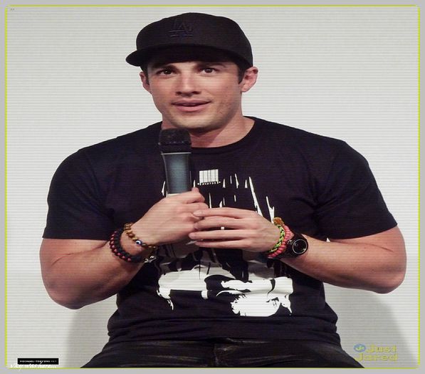 #► Eram direct defapt...=))))#bonnie + Pe celelalte pot sa le am sigur, [cl]; dar femeia mea nu da pe aici decat daca are motiv sa se certe cu mine...=))))#davina
