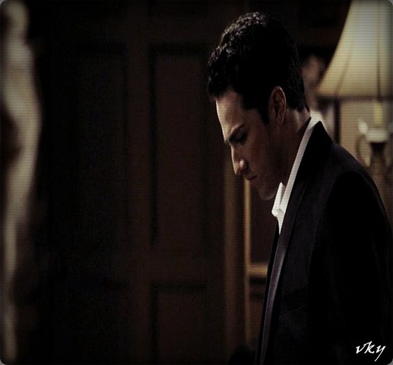 #► |isi lasa privirea ip si dupa cateva secunde se uita la ea| So... Ce bem?...