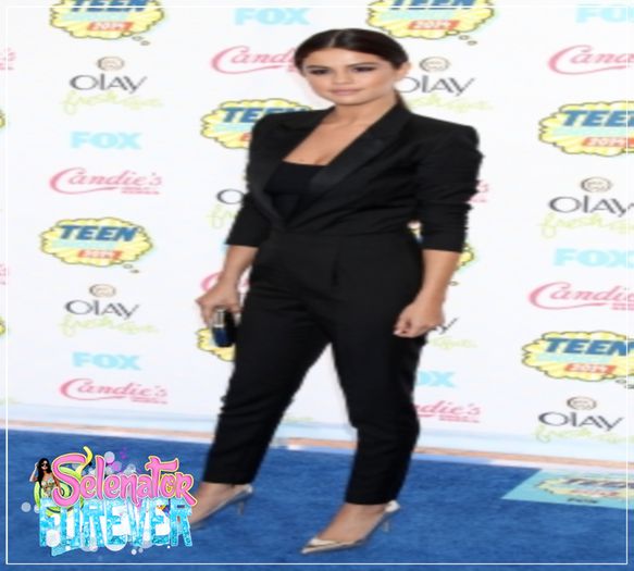 1normal_297 016 - x - SG - 10-08-2014 - Teen Choice Awards 2014 - Blue Carpet