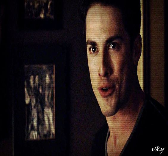 #► Tu nu vrei sa fi culta?.... Si app daca apare iar #Rebekah...[cl]; Promit co sa`i zic o poezie pe placu ei...=)))))))))))))
