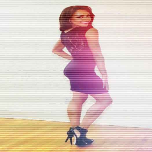 - єlєctяa нєart ♥ - Da?..Bine. -dau ci capu si sparg becul in capul tau- Goool ! =)))))